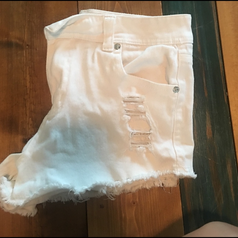 Shorts - Picture 2 of 3